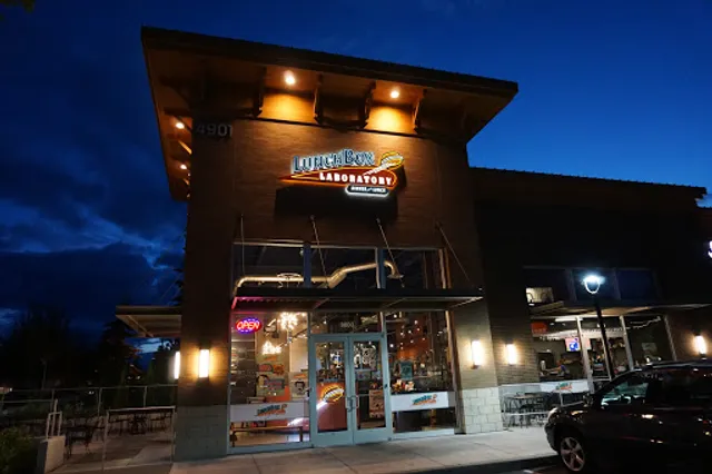 Lunchbox Burgers & Bar Gig Harbor