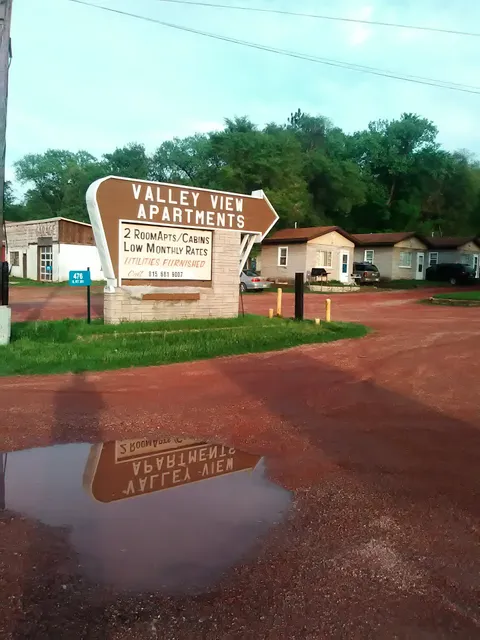 Valley View Apartment's