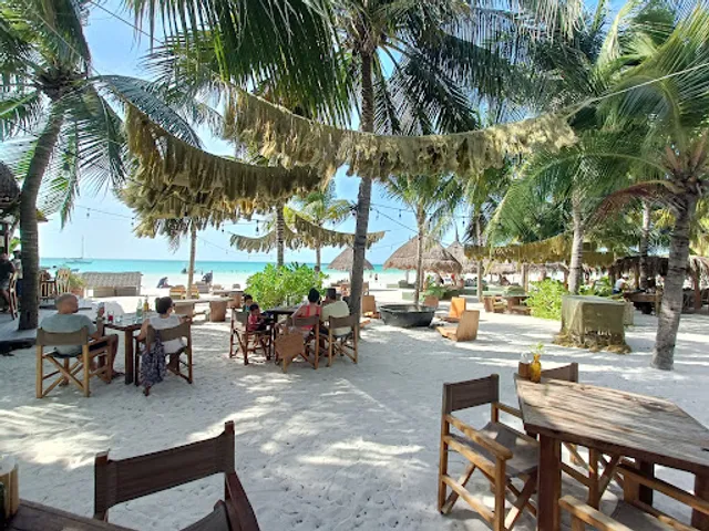 Mandarina Seaside restaurant