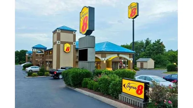 Super 8 by Wyndham Franklin Hwy 31