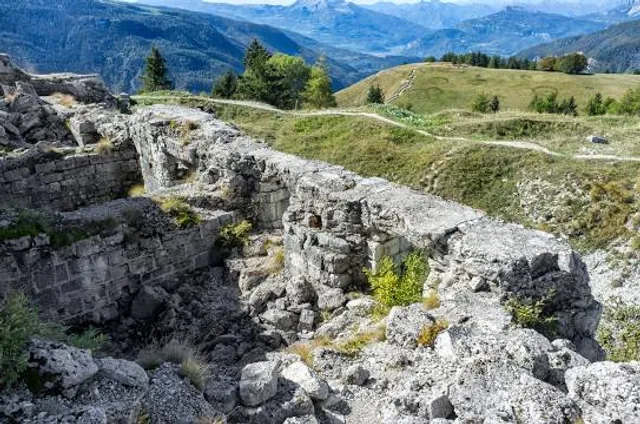 Forte Dosso delle Somme - Werk Serrada