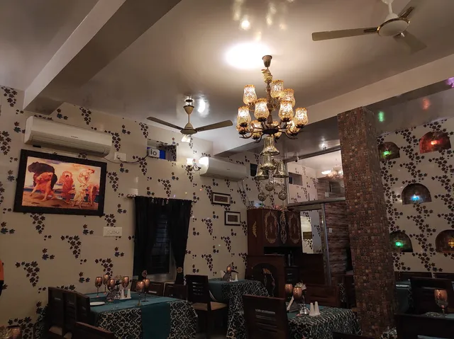 Hotel Hazarduari Family Restaurant