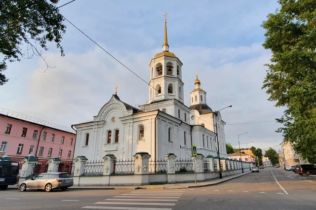 Kharlampiyevskaya Mikhaylo-Arkhangel'skaya Tserkov'