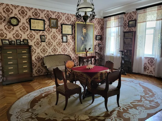 Literaturno-Memorialʹnyy Muzey V. H. Korolenka