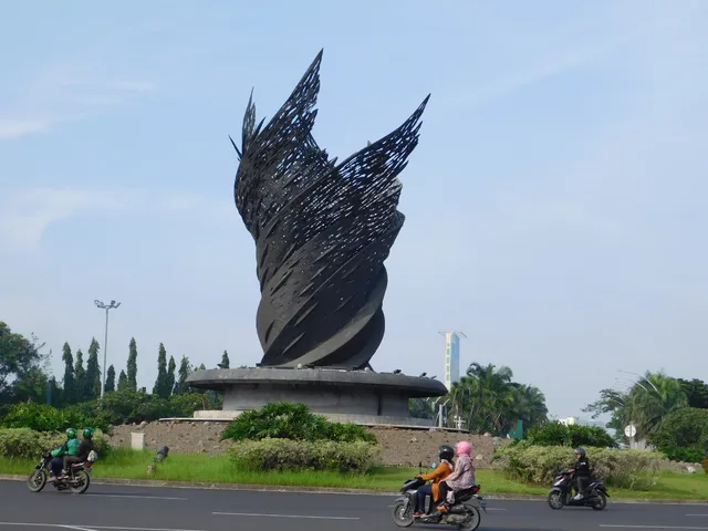 Tugu Tarian Langit - Kota Harapan Indah