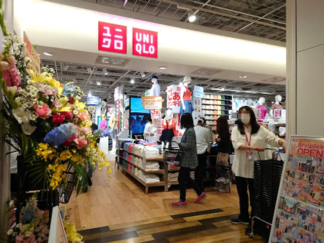 UNIQLO Yodobashi Akiba Store