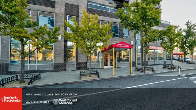 Demetrios M Paidoussis, MD