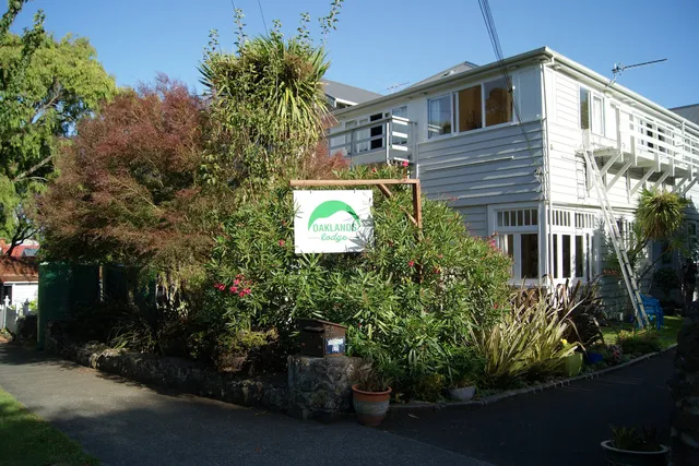 Oaklands Lodge