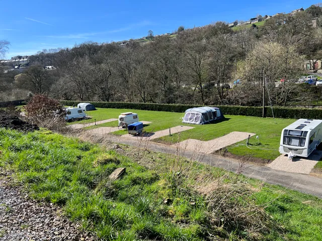 Riverside Glamping & Caravan Park