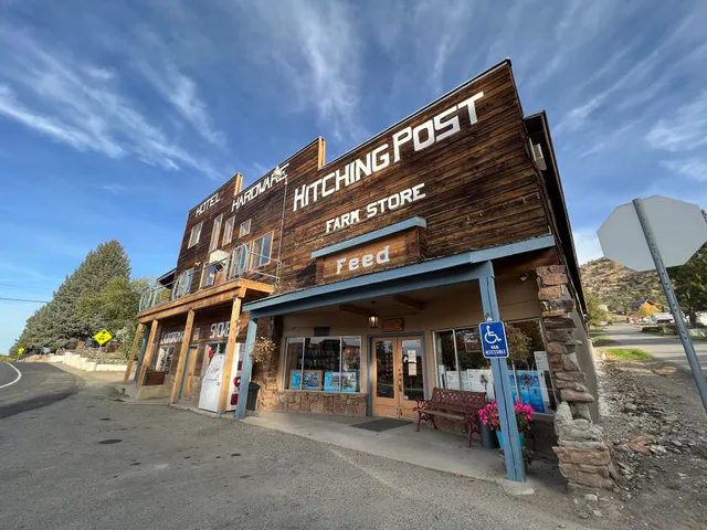 The Hitching Post Hotel And Farm Store