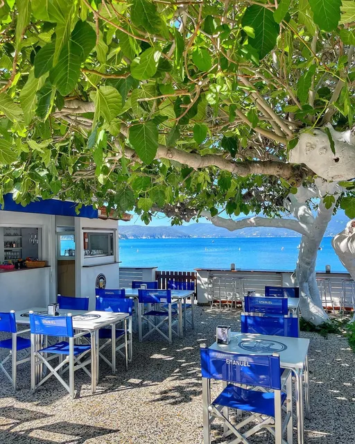 Emanuel Beachside - Food & Drink Enfola