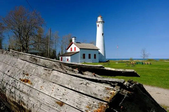 Sturgeon Point Lighthouse