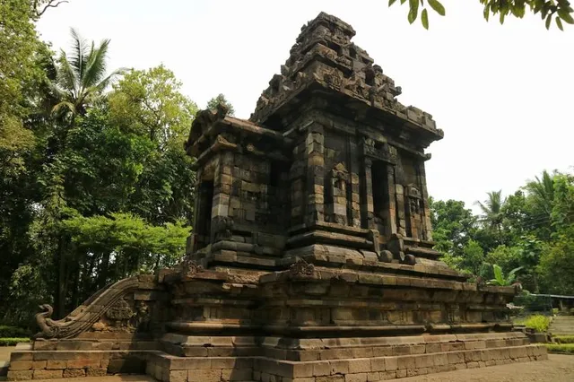 Merak Temple - reviews,open hours,photo spots,things to do | WanderBoat ...