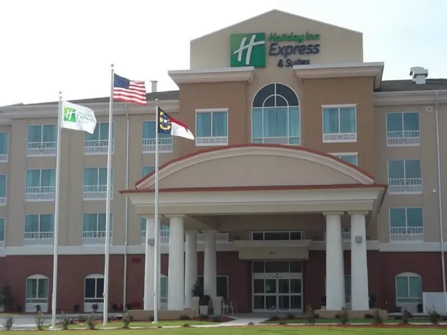 Holiday Inn Express & Suites Smithfield - Selma I-95 by IHG