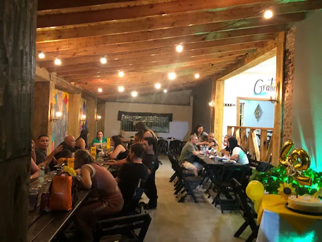 Tio Carlinhos Espetinho e Hamburgueria