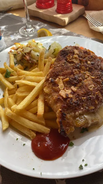 Bahnhöfli Hotel a la Staziun