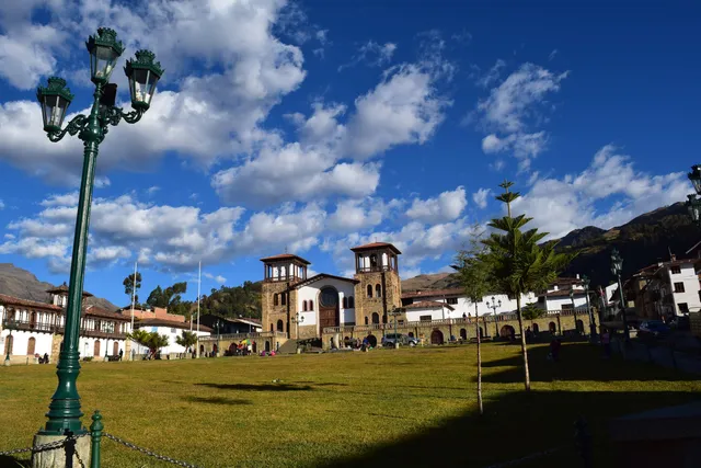 Plaza de Armas, Chacas, Perú