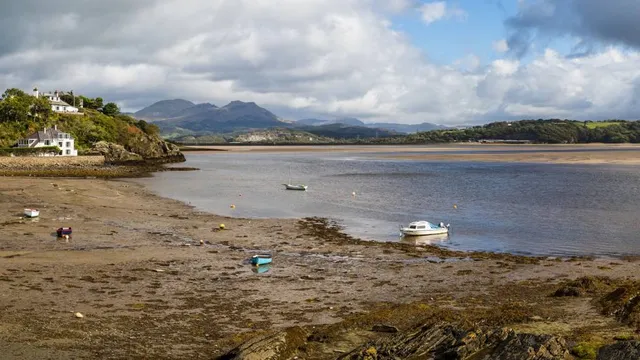 Traeth Borth-y-Gest