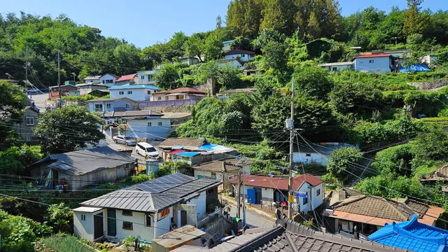 Hongje-dong Gaemi Village