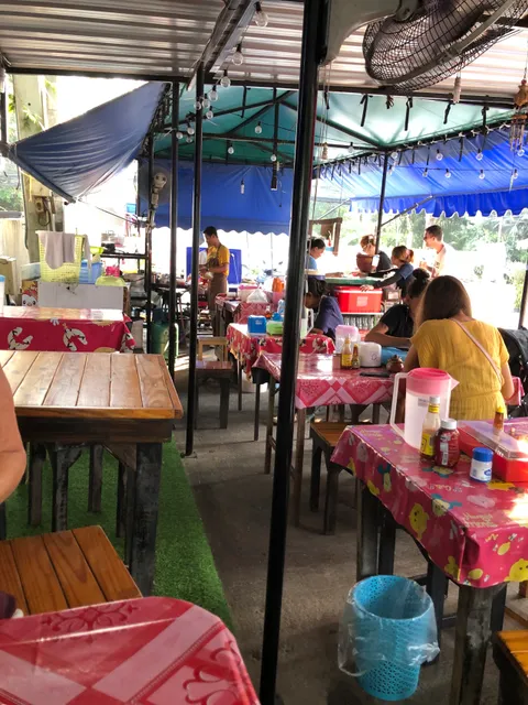 Ling Ling Restaurant, Khun Chai Kitchen