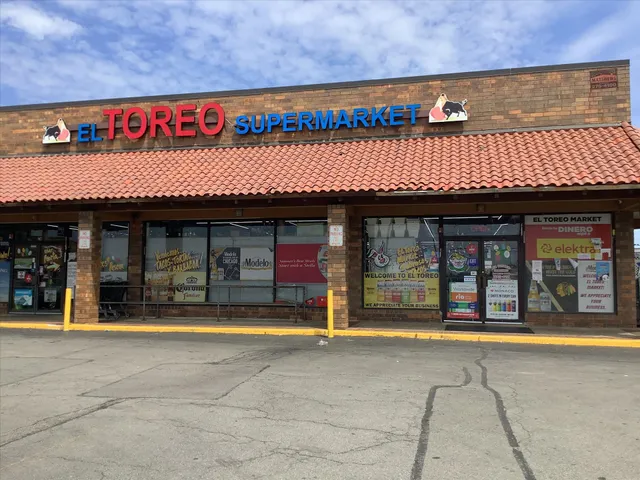 El Toreo Supermarket