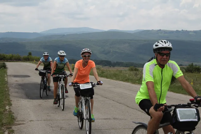 PLATEAU CYCLING - Plateau Ltd