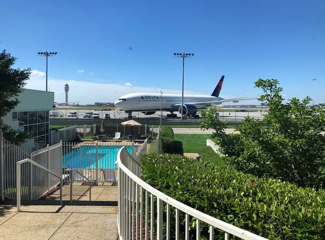 Renaissance Concourse Atlanta Airport Hotel