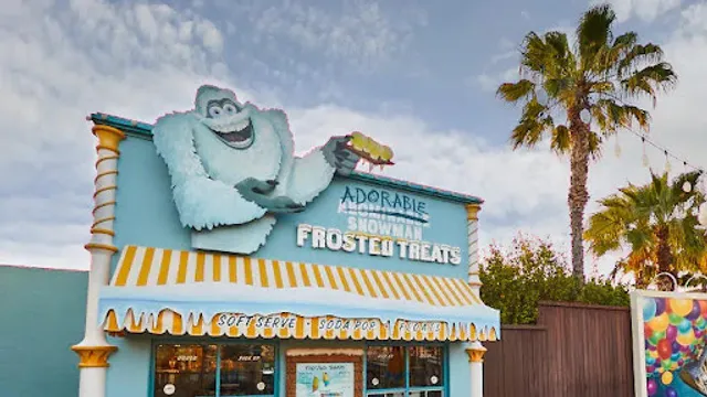 Adorable Snowman Frosted Treats