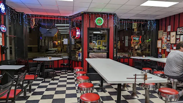 Real Chili | E Wells St at Cathedral Square