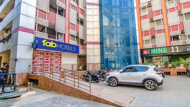 FabHotel Moro Rohini Sector 11