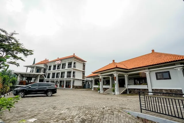 Avila Ketapan Rame Hotel