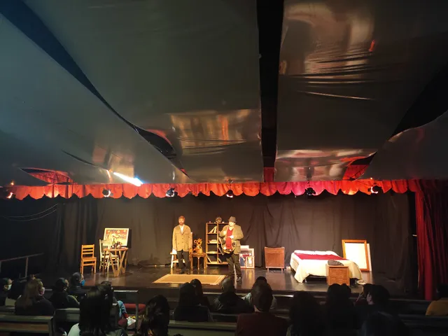 off spring centro cultural universitario