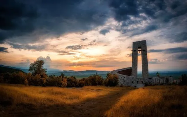 Monument Of The Three Generations