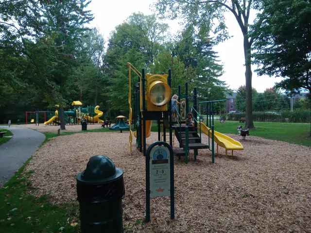 Mae Stecker Park