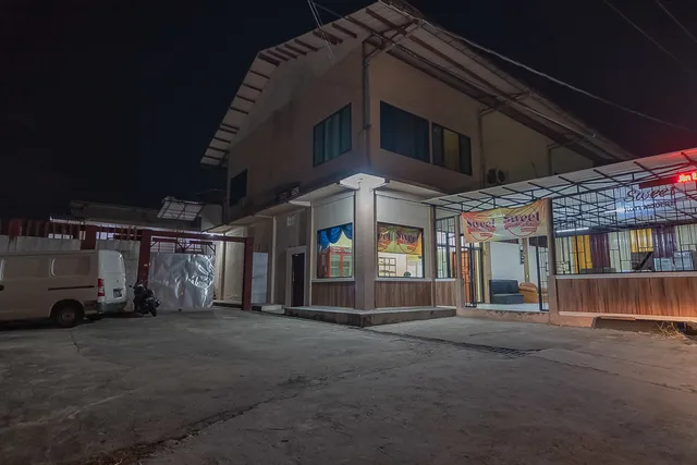 RedDoorz Plus @ Bukit Cinta Street Balikpapan