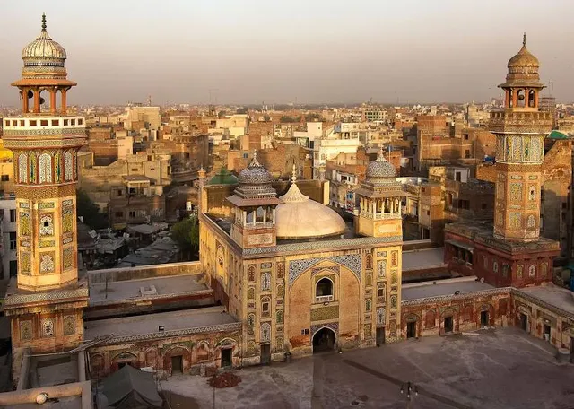 Masjid Wazeer Khan