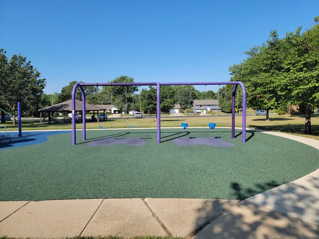 Holcom Park Recreation Center