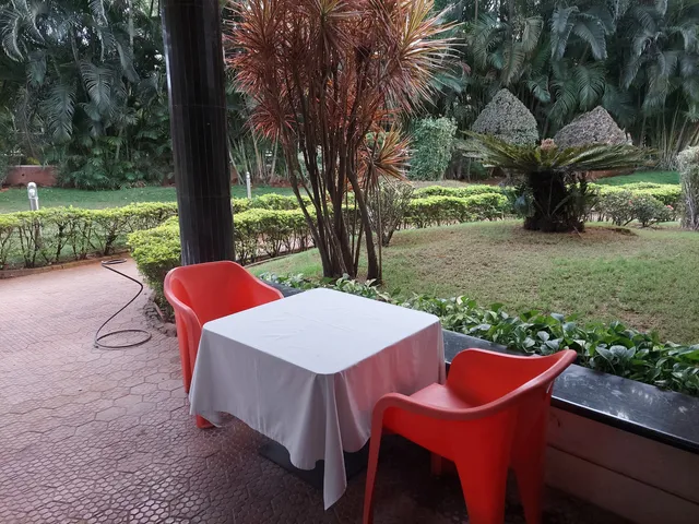 Royal Inn Veg & Non Vegetarian Restaurant