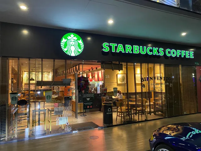 Starbucks Plaza Sienna