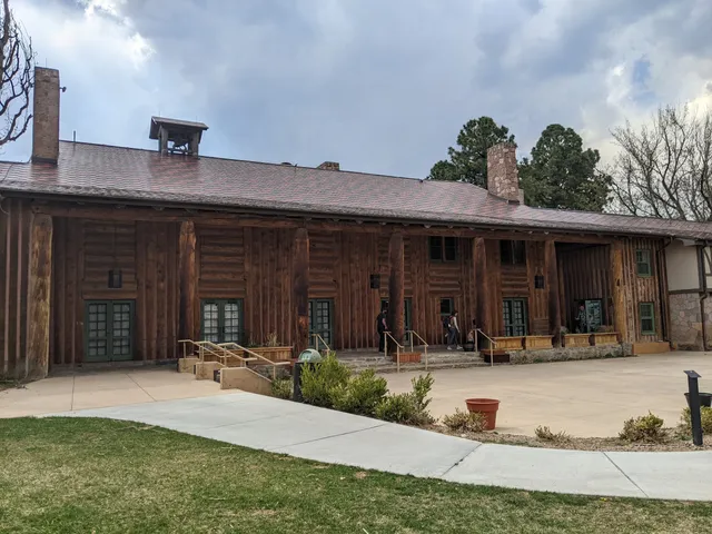 Fuller Lodge Art Center