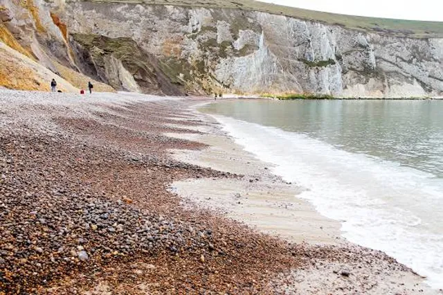 Alum Bay Pebble Beach