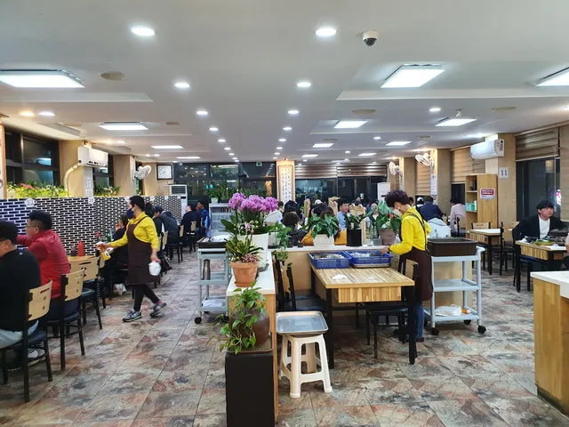 Twins Raw Fish Restaurant