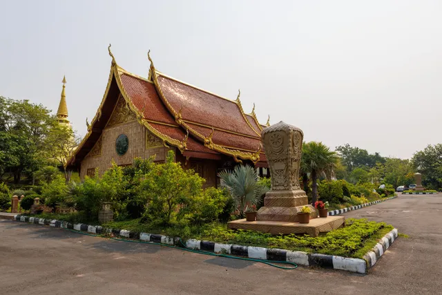 Wat Si Yaek Saeng Phet