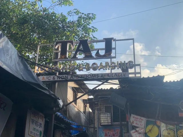 OYO Taj Lodging and Boarding