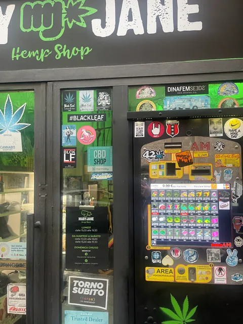 MaryJane Hemp Shop Cannabis Light Bergamo Distributore H24