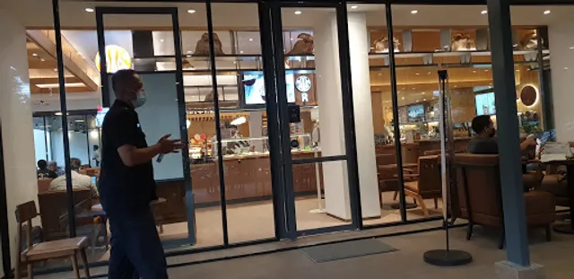 J Co Donuts & Coffee