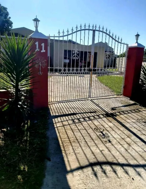 RedPillars Guest House