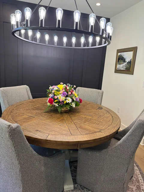 Broadway Flower Shop