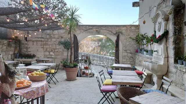 Les Baux Jus