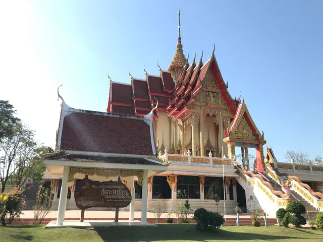 Wat Lahan Yai Sangkharam